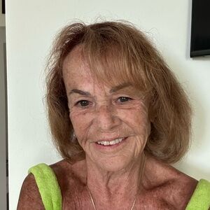 Meet your Posher, Leona